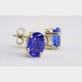 2.33CT TANZANITES IN A 4 CLAW WHITE GOLD STUD EARRING