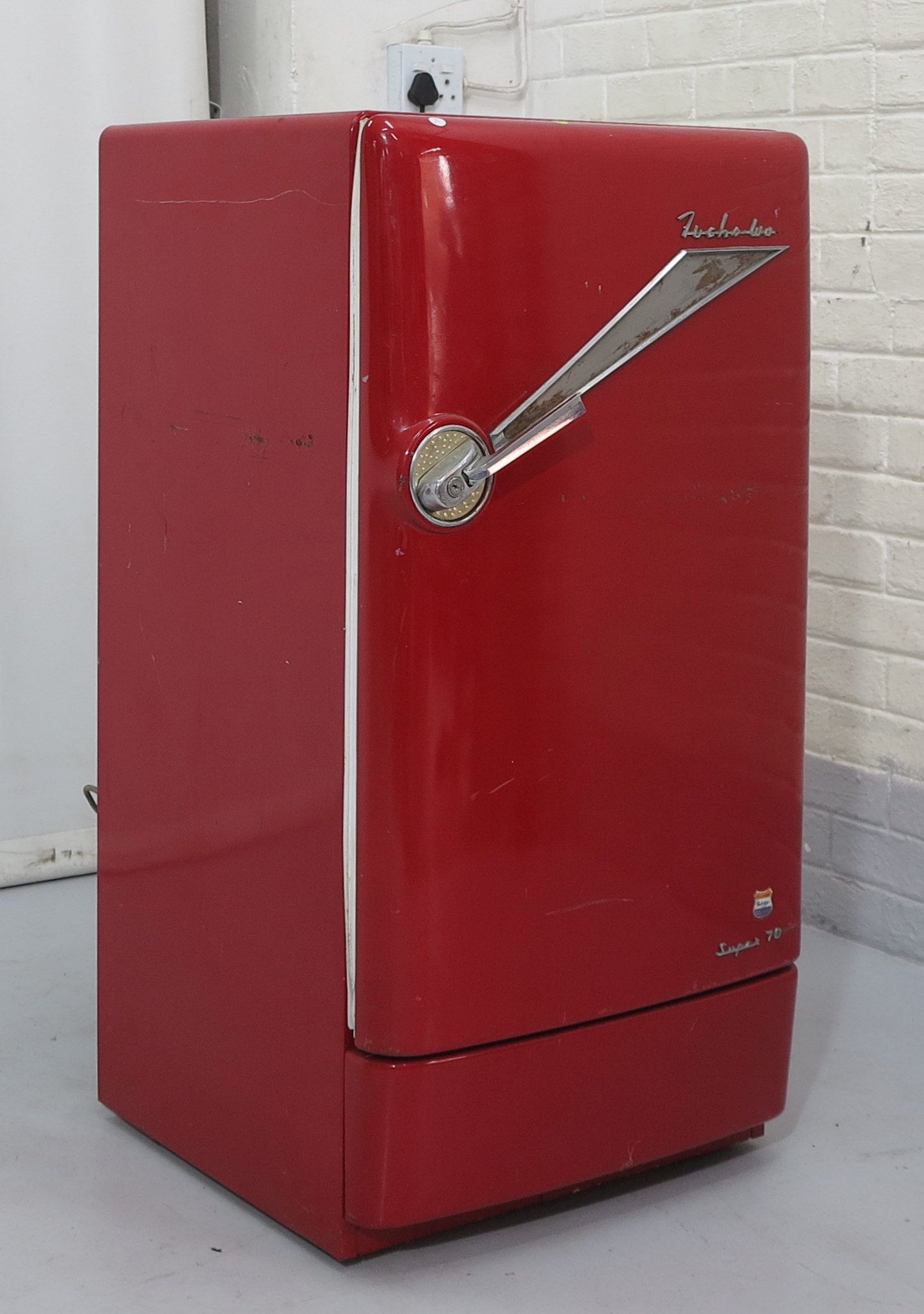 VINTAGE FUCHSWARE SUPER 70 FRIDGE, working | Westgate Walding Auctioneers