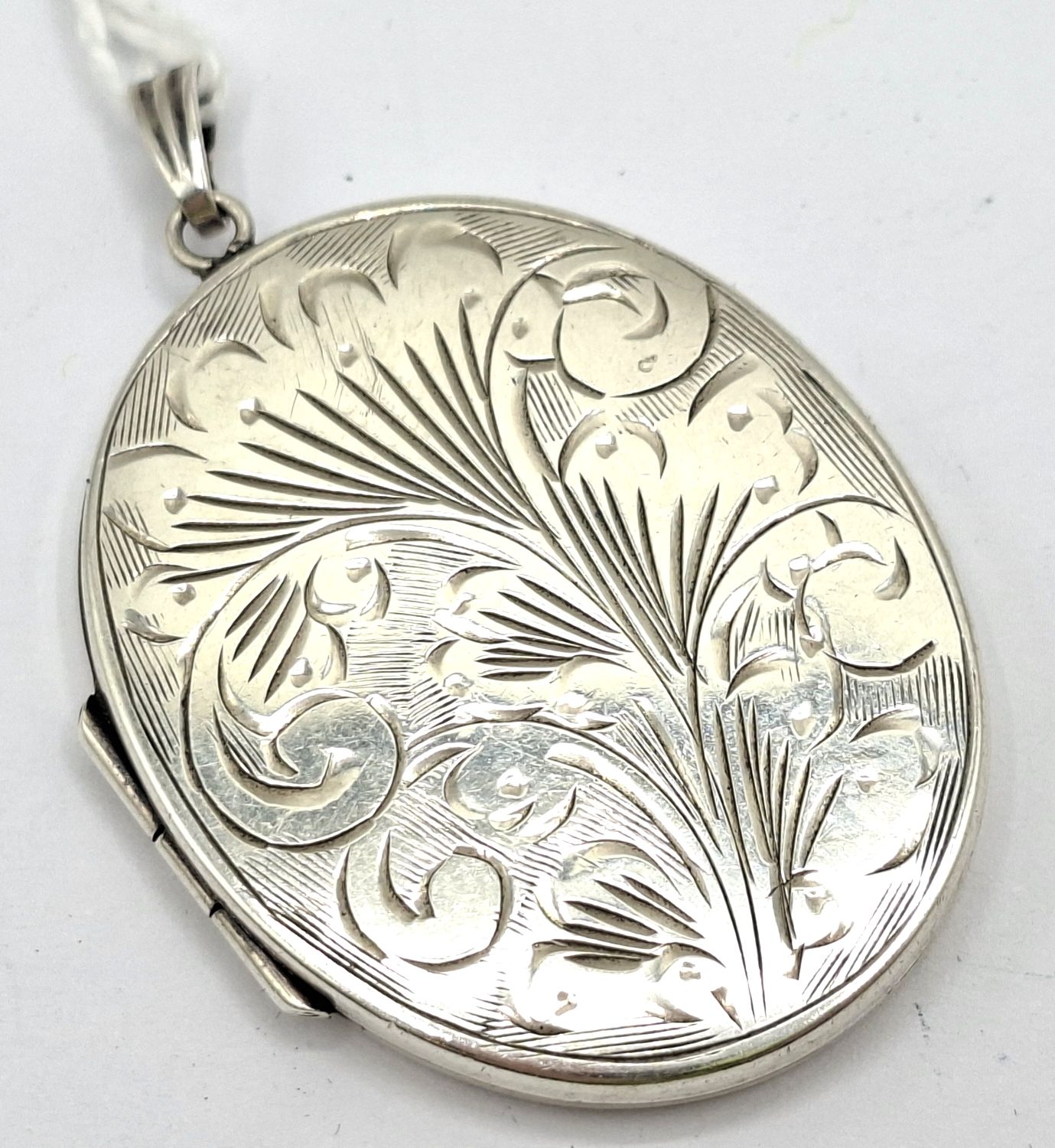 1010 · ENGLISH STERLING SILVER LOCKET