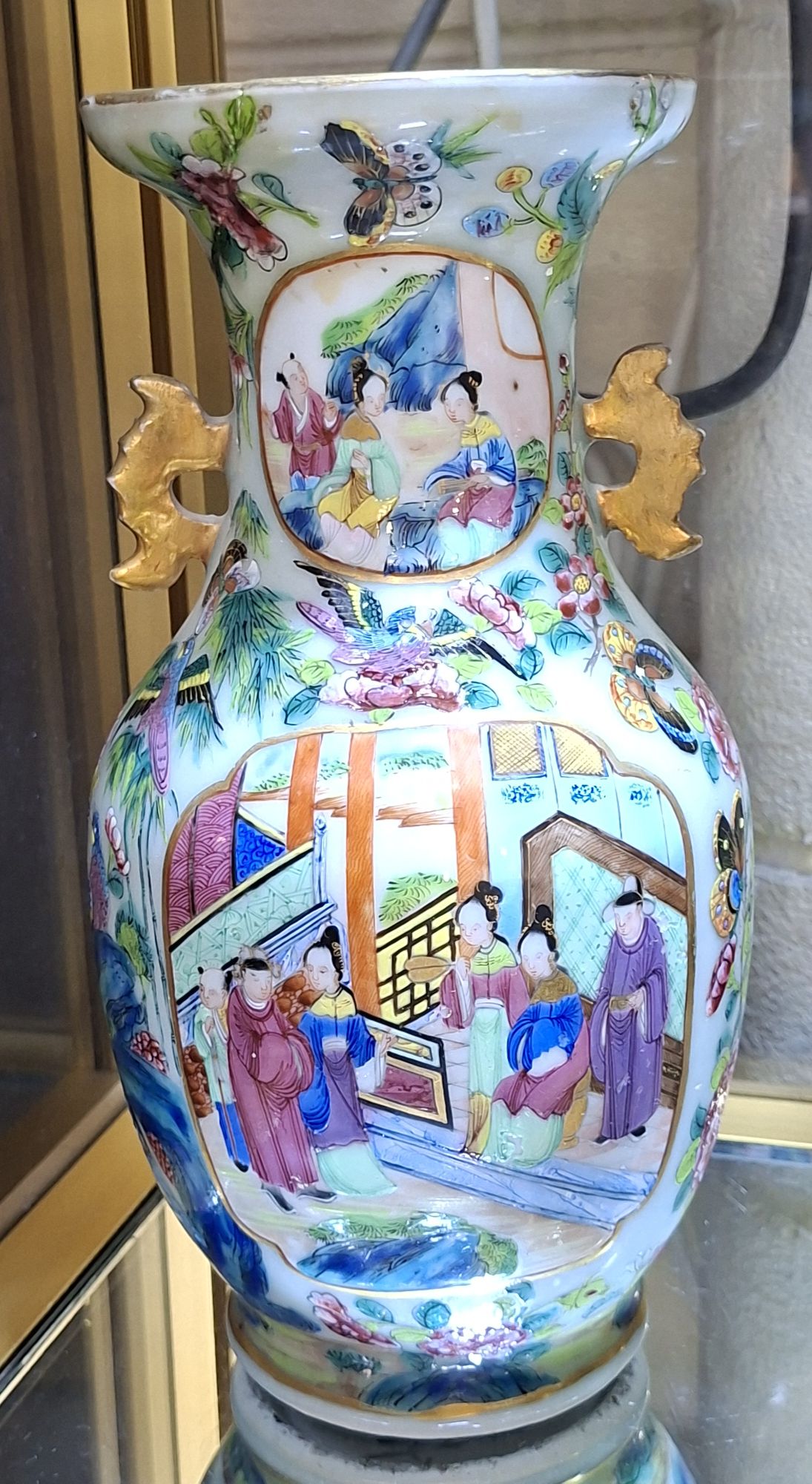 1205 · A CANTONESE VASE