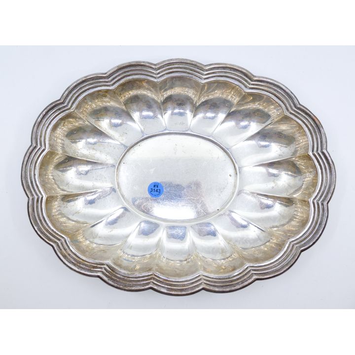 Gorham Sterling Scalloped Oval Serving Bowl 13'' - 718 Grams