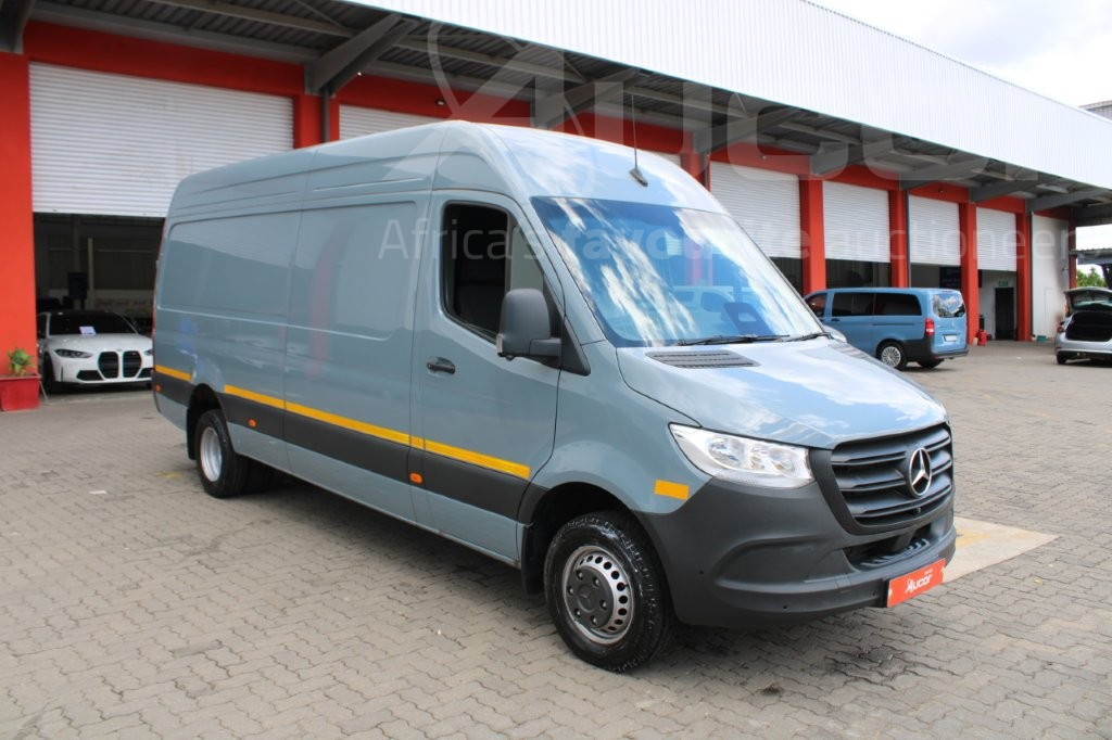 2025 MERCEDES-BENZ SPRINTER 519 CDI P/V A/T
