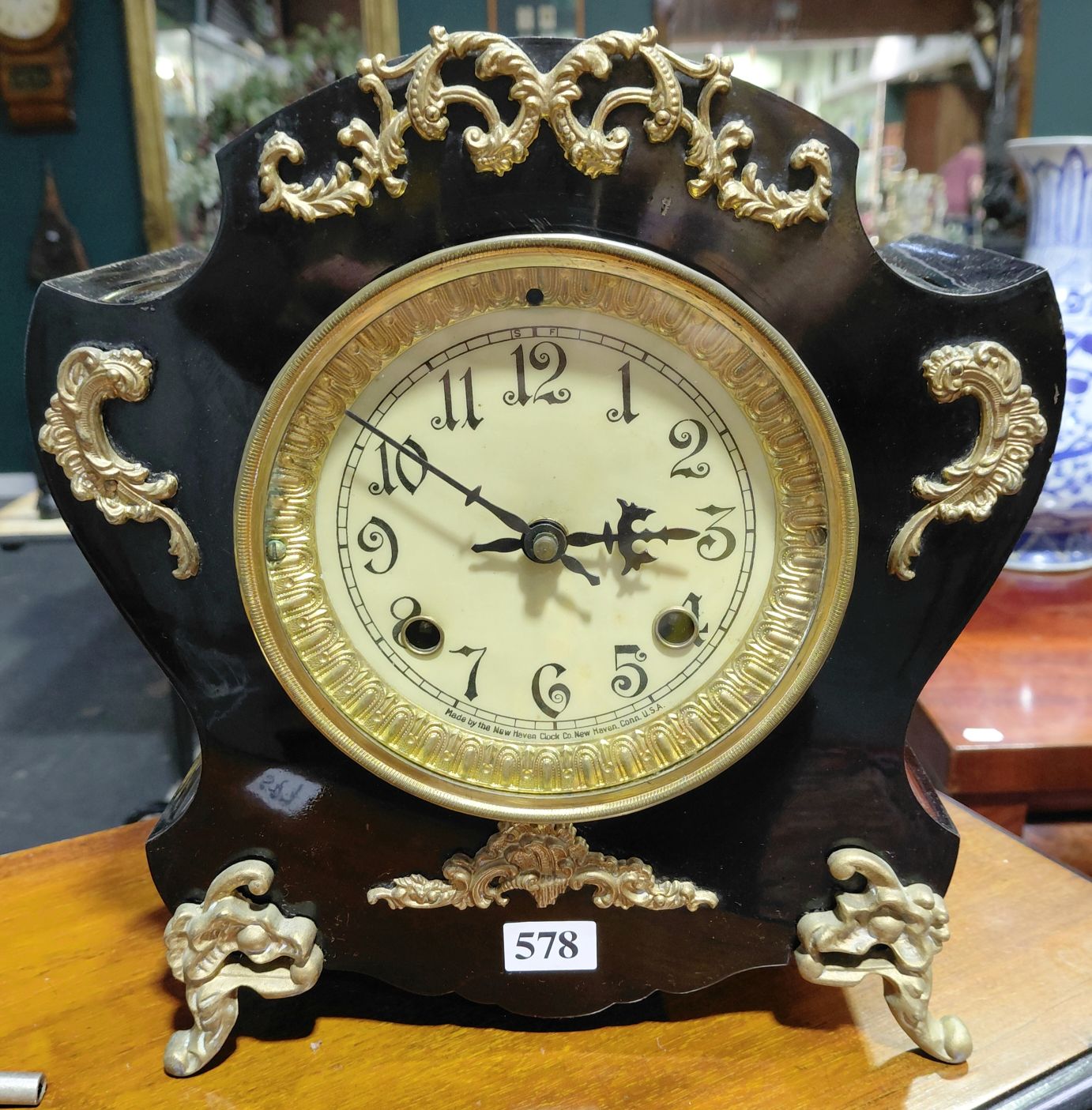 19TH CENTURY NEW HAVEN MANTLE CLOCK