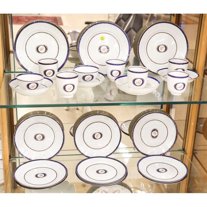 20pc Chinese 18th Cent. Export Porcelain Dinnerware 8'' Largest