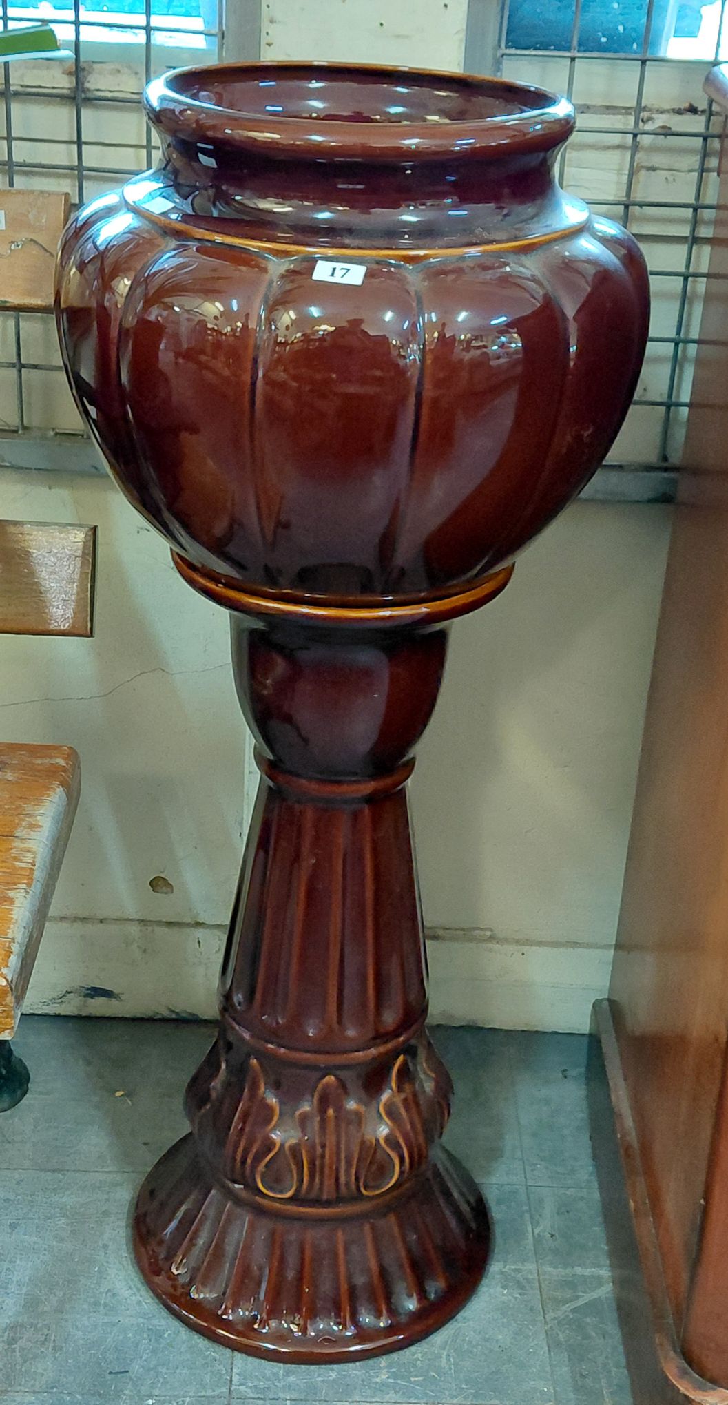 17 · DOULTON CAROMA