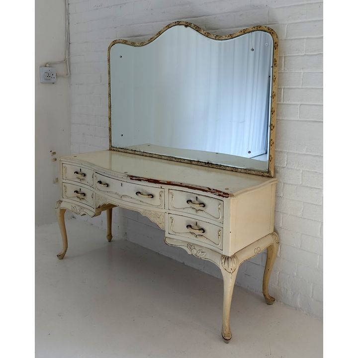 DRESSING TABLE