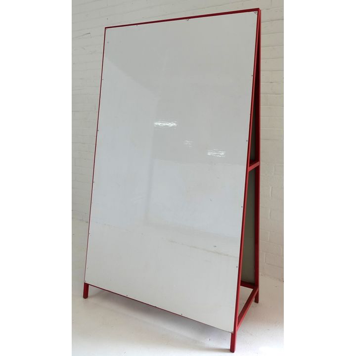 DOUBLE-SIDED NOTICE BOARD