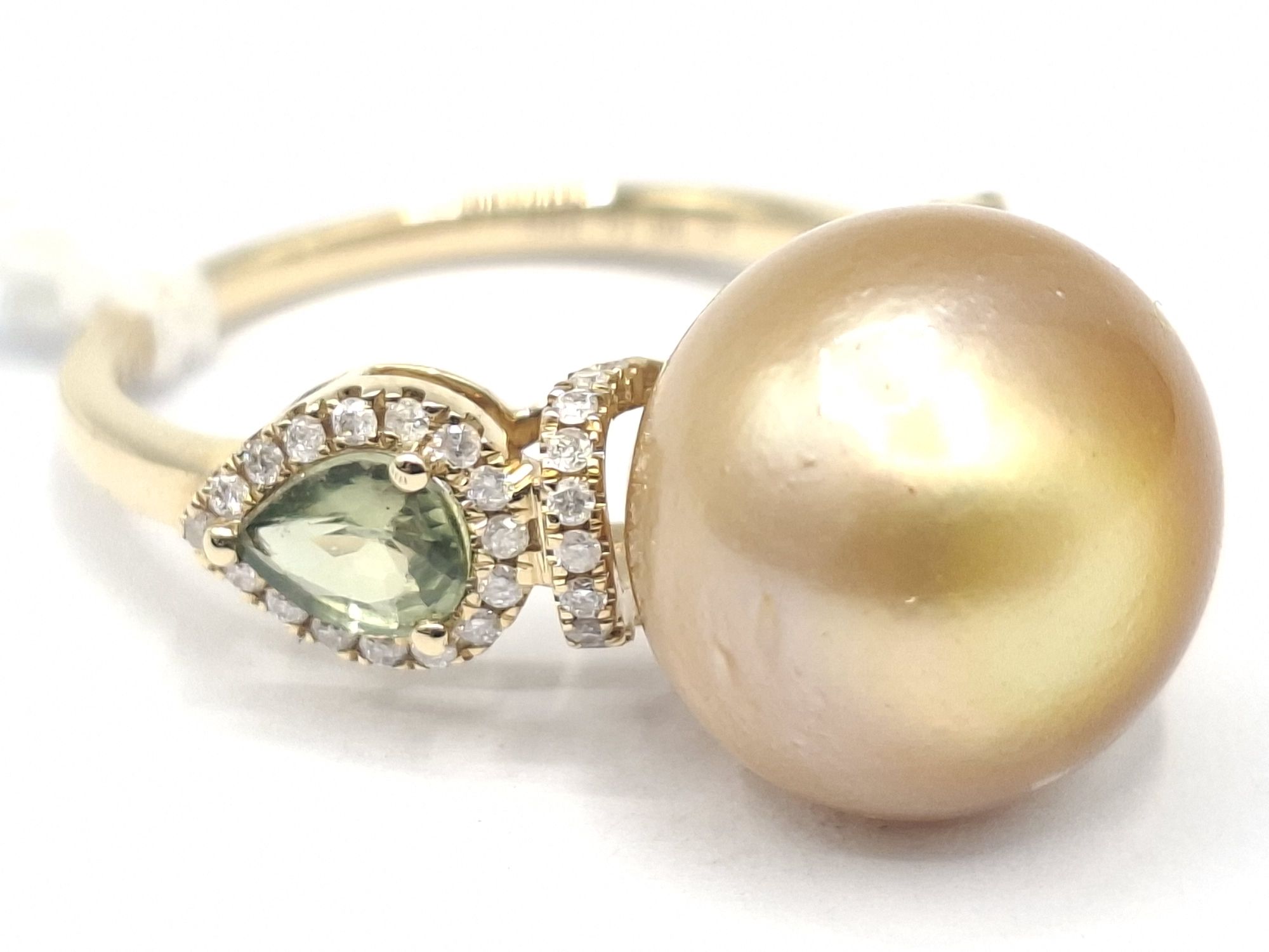 14k Yellow Gold And Pearl Ring