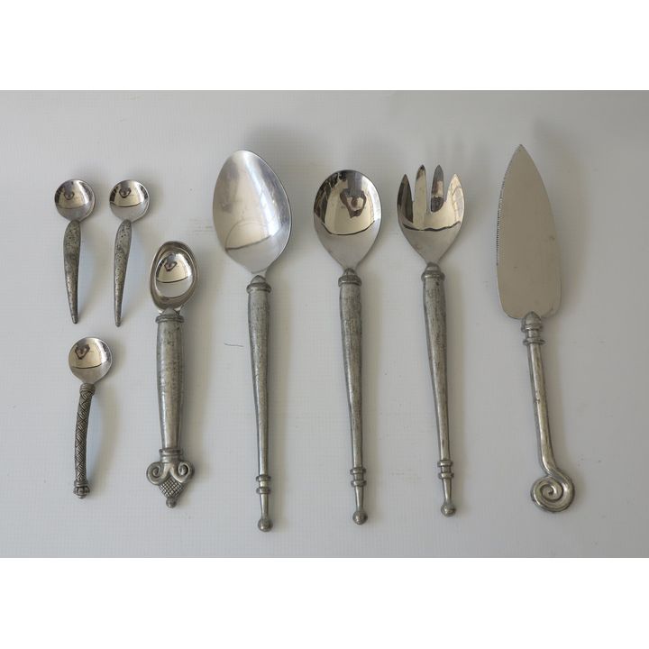 COLLECTION OF CARROL BOYES SERVING UTENSILS