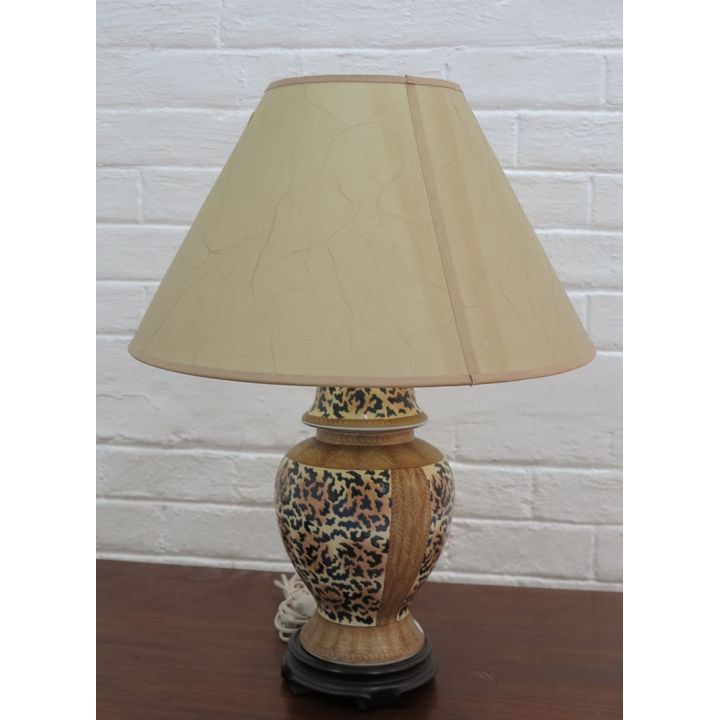 CERAMIC TABLE LAMP