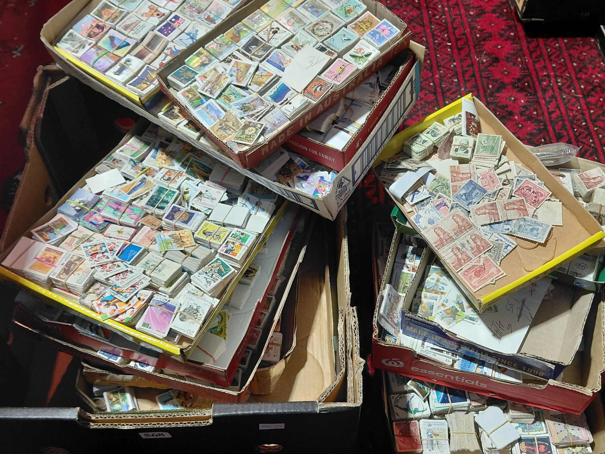 568 · STAMPS - AUSTRALIA