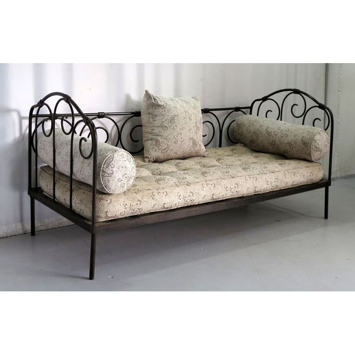 STEEL DAYBED
