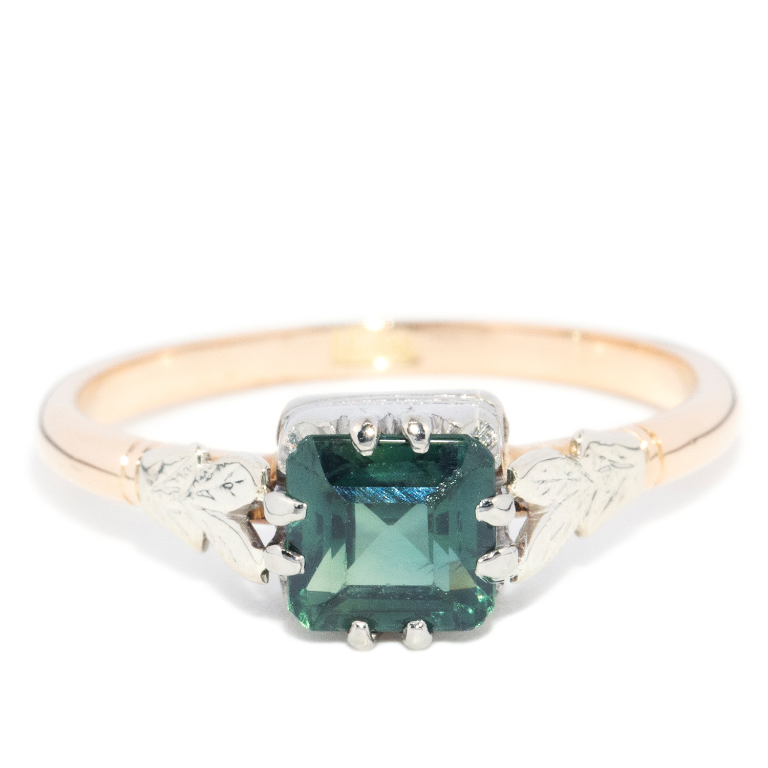 220 · Sapphire Ring in 18ct Yellow & White Gold