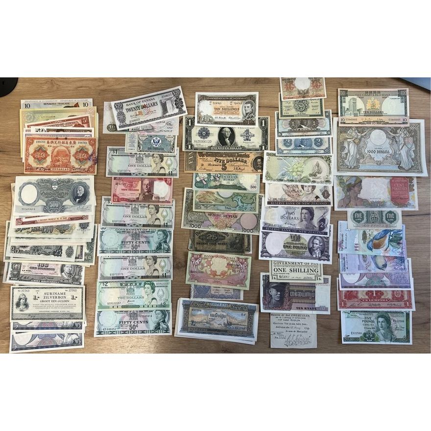 World banknotes, [100 notes], | Spink