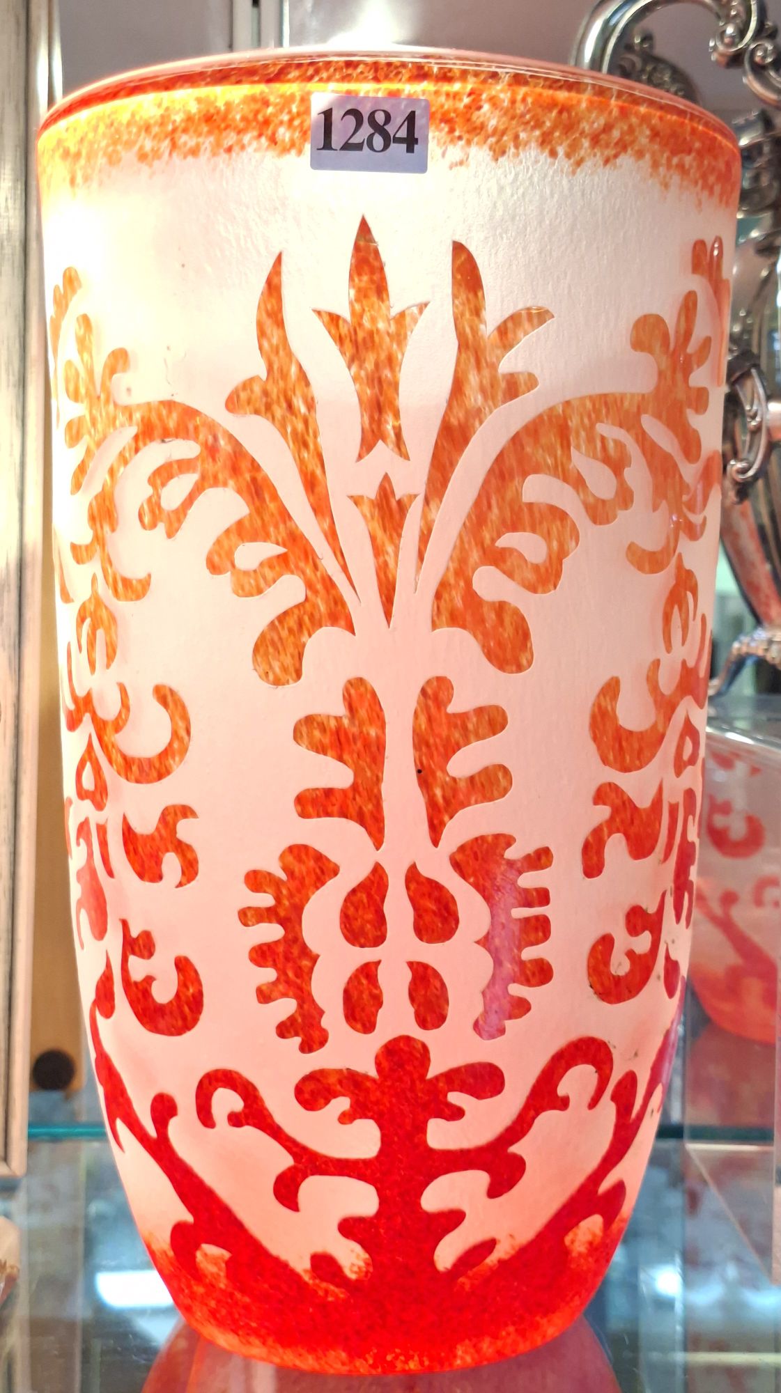 ART GLASS VASE