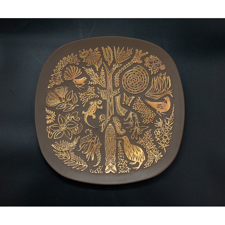 Crown Lynn Potteries - 'Legend' plate