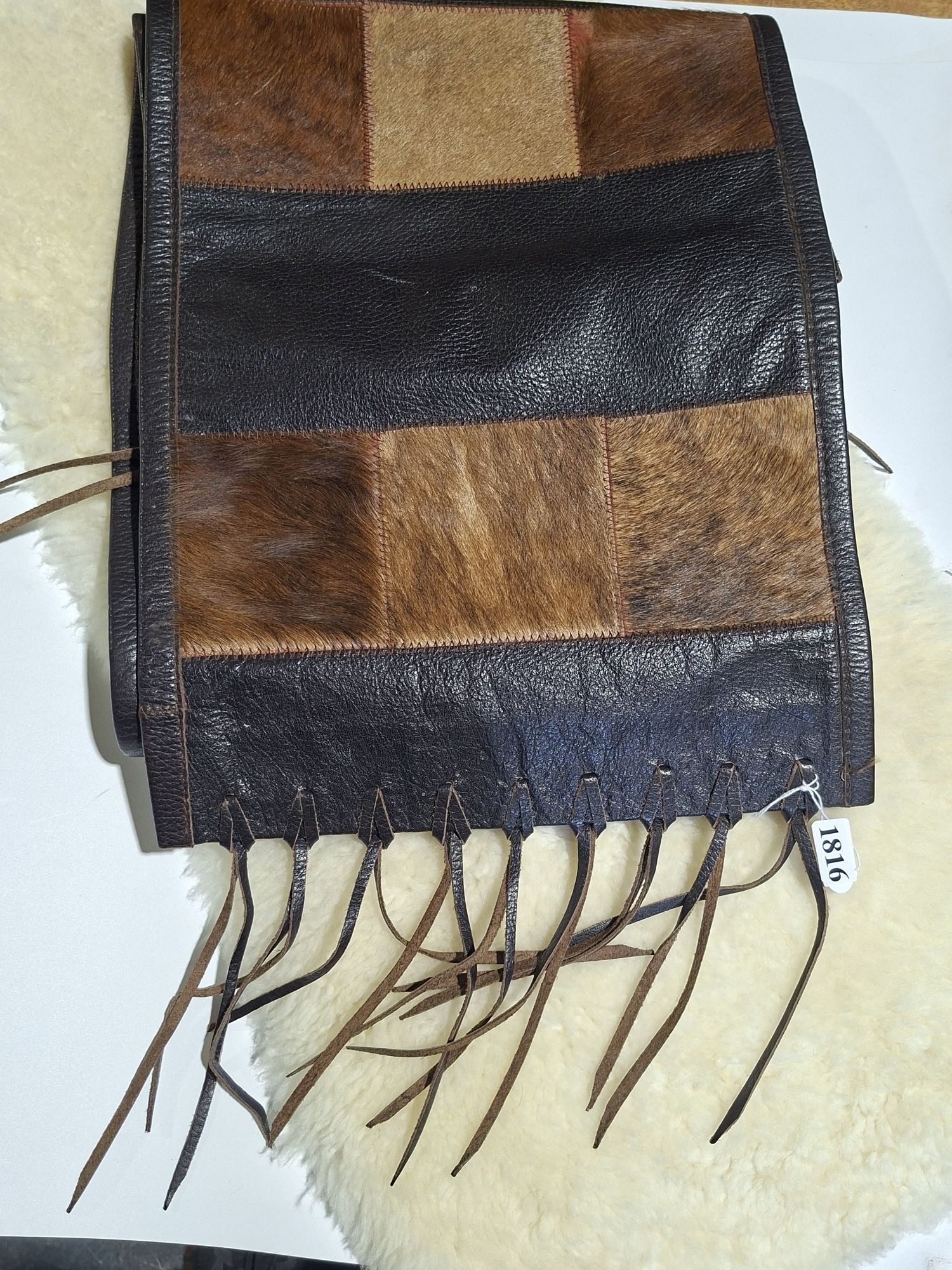 LEATHER RUNNER AND SHEEPSKIN