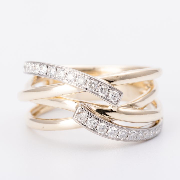 Diamond Crossover Ring 10ct Gold