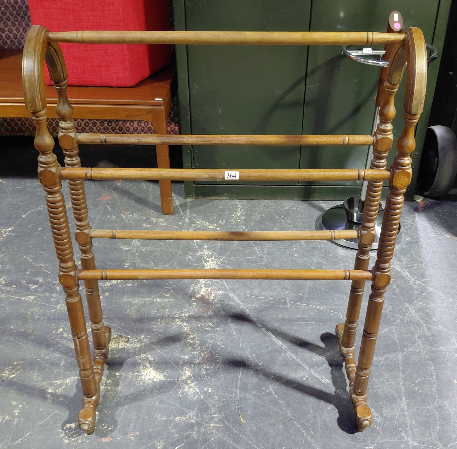 TOWEL RAIL