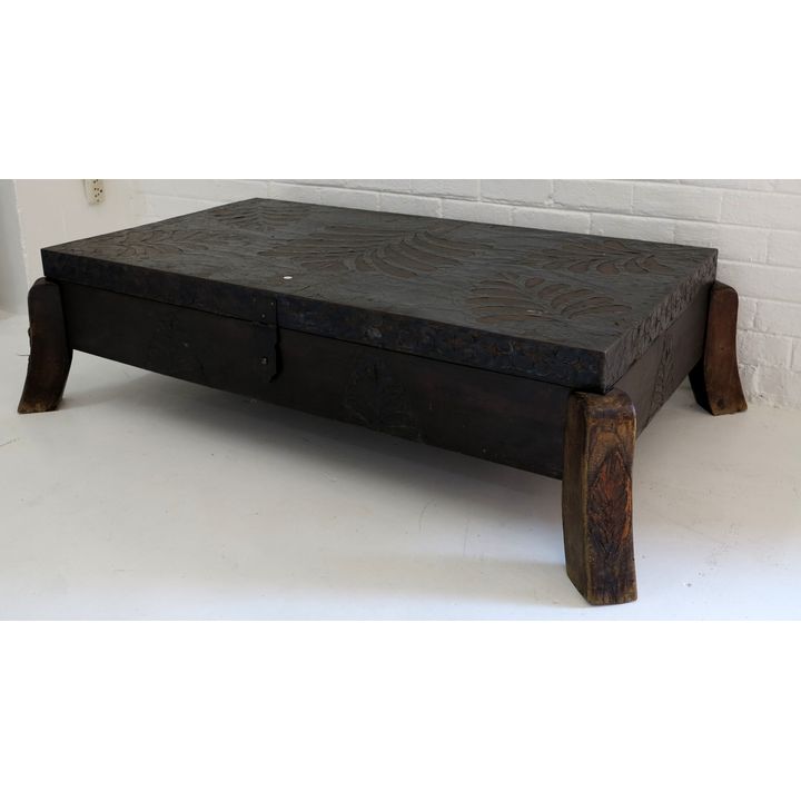 LARGE METAL MOUNTED STORAGE COFFEE TABLE