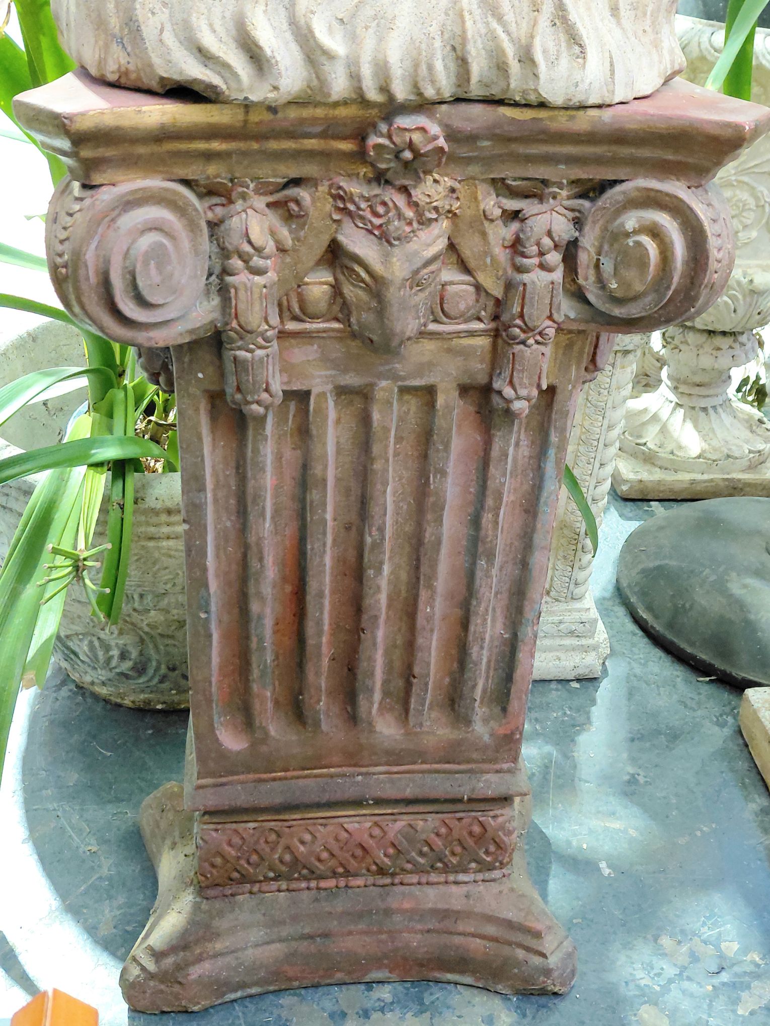 200 · CONCRETE DISPLAY PEDESTAL