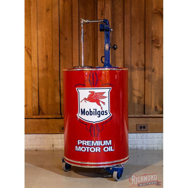 Mobilgas Early Wayne Barrel Lubester On Cart