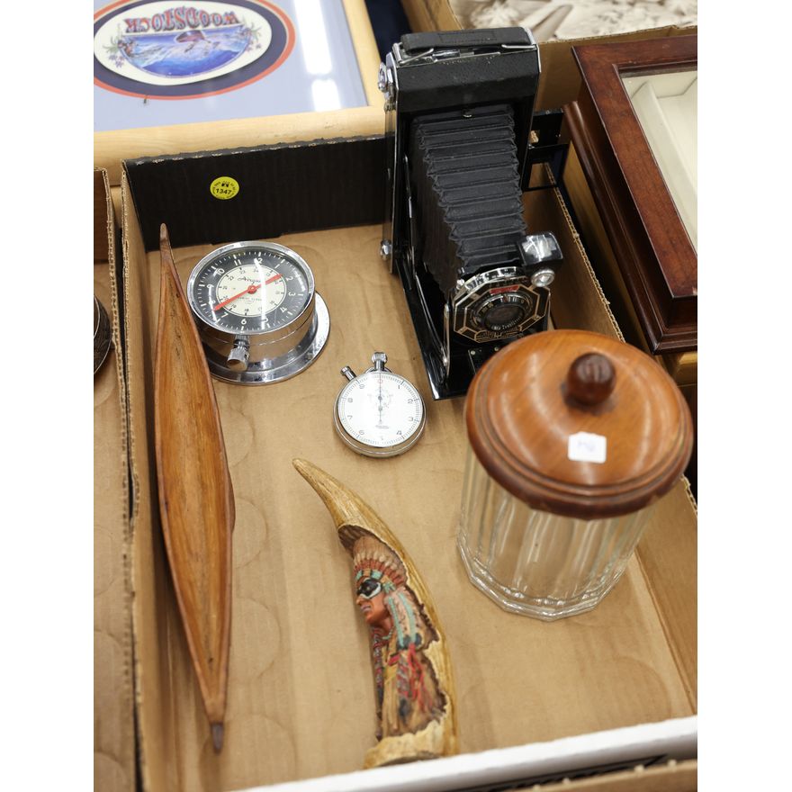 Box Vintage Camera etc.