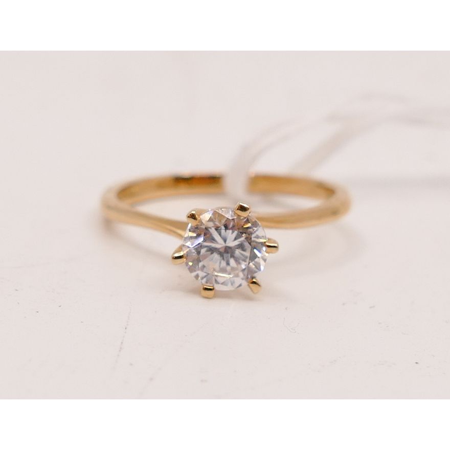 14K Gold & Clear Stone Solitaire Ring. Size 7. 2.15g TW