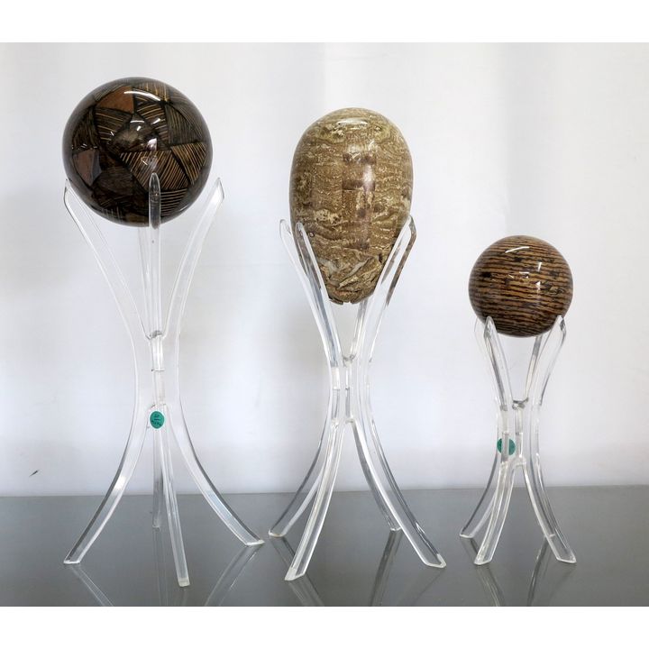 SET OF 3 DÉCOR EGGS ON PERSPEX STANDS