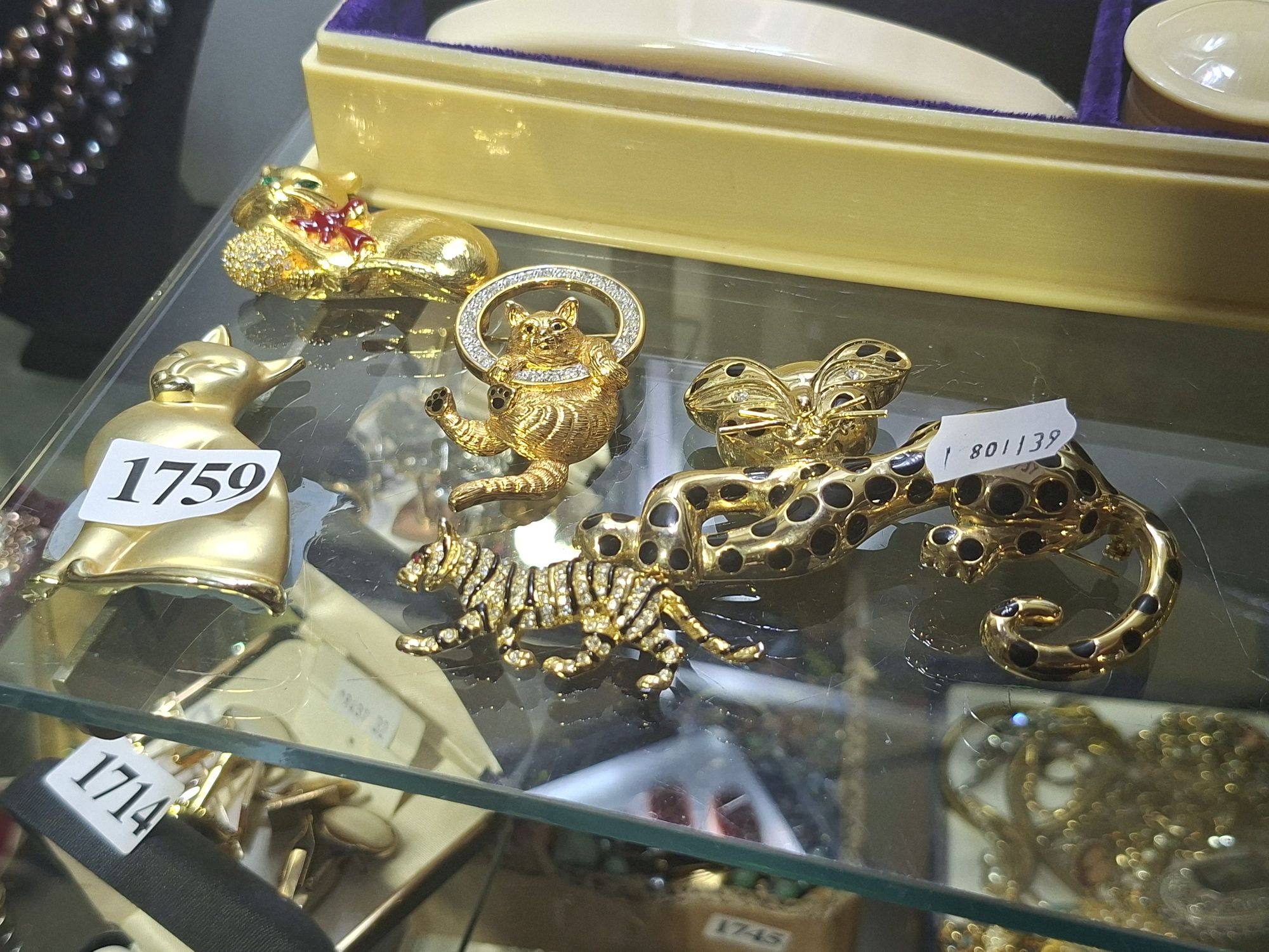 Costume Jewellery Brooches