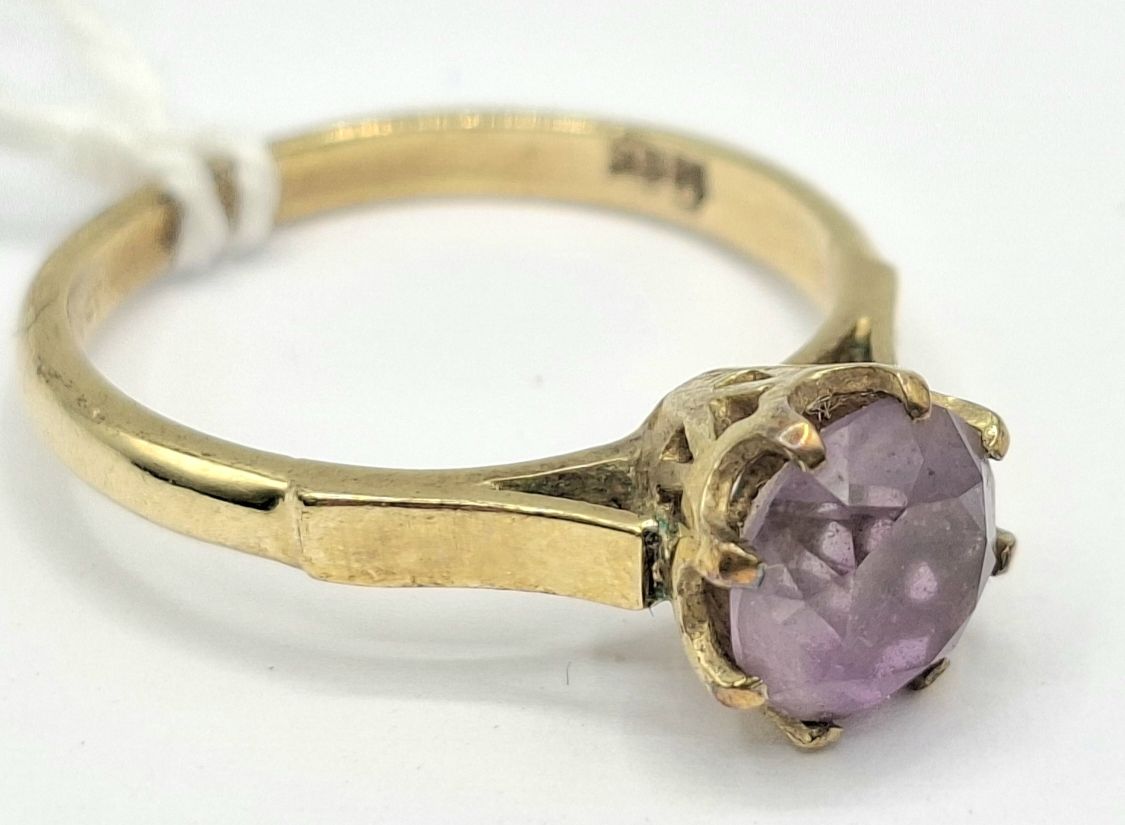 1057 · 9CT GOLD AMETHYST RING