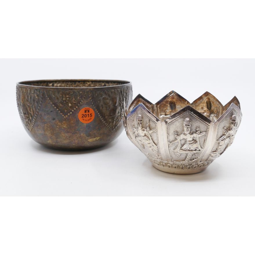 2pc Thai Silver Bowls- 320g TW. Bowls measure 3x4.75'' and 3.25x6.25''
