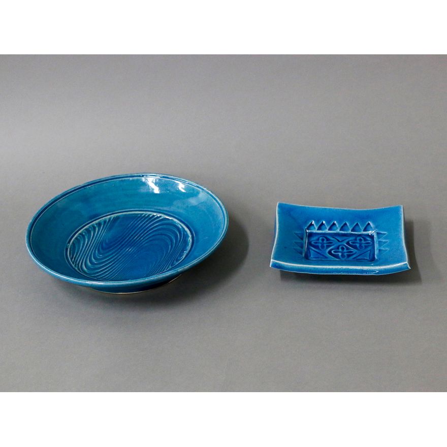 Marylin Wiseman - A blue dish and a small tray