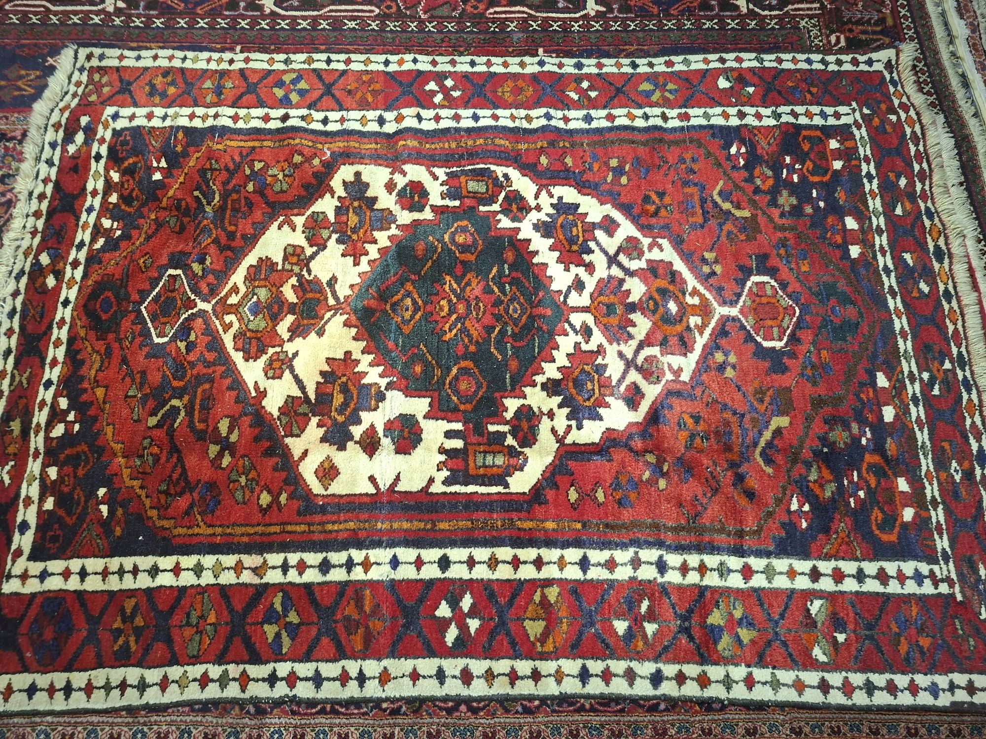 279 · PERSIAN HAMEDAN WOOL RUG