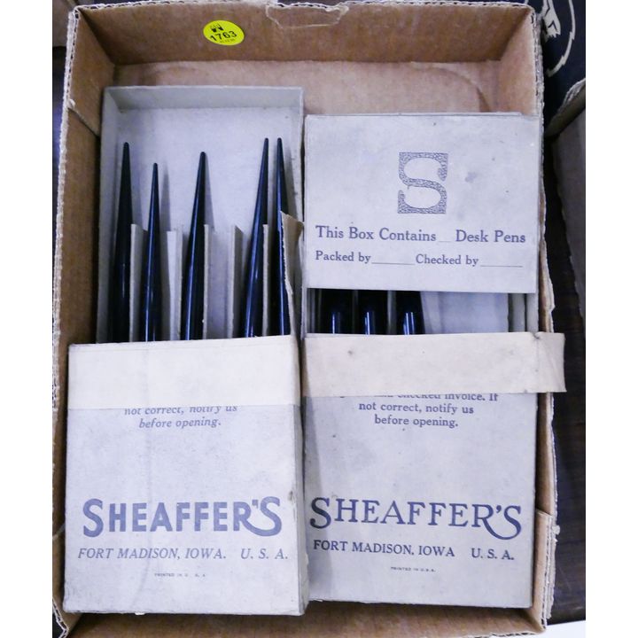 Box Vintage Sheaffer's Desk Fountain Pens in Box
