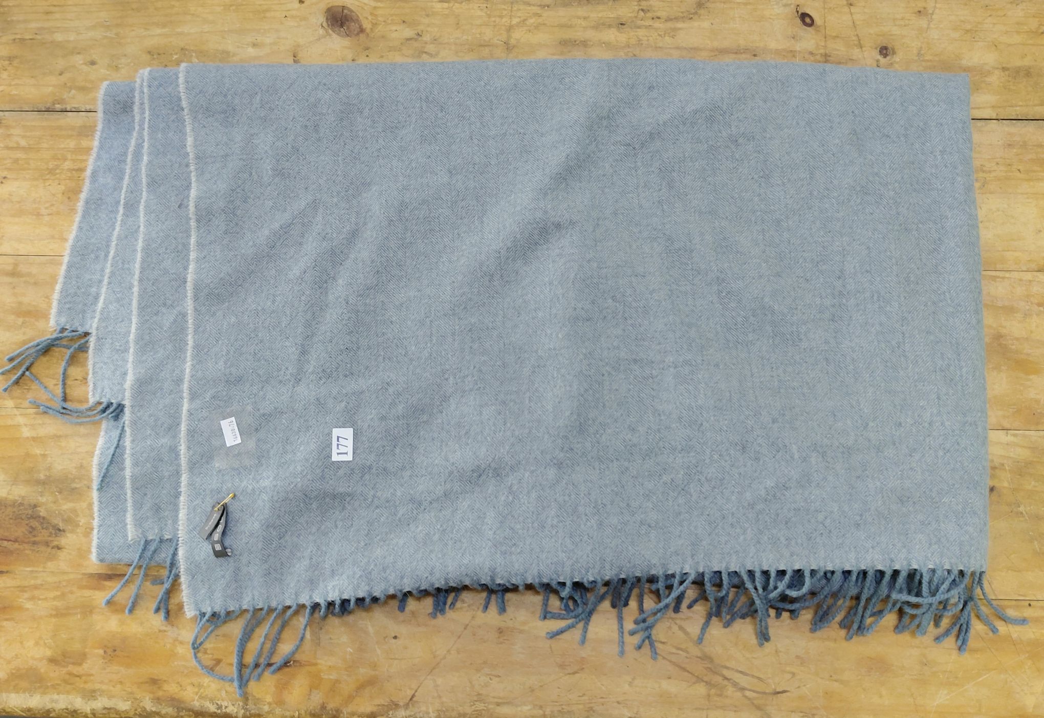 177 · ALPACA THROW