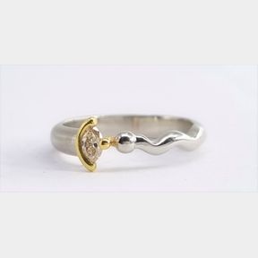 PLATINUM + YELLOW GOLD RING WITH MARQUISE CUT DIAMOND 0.120CTS COLOIR I CLARITY VS/SI - 51543/135