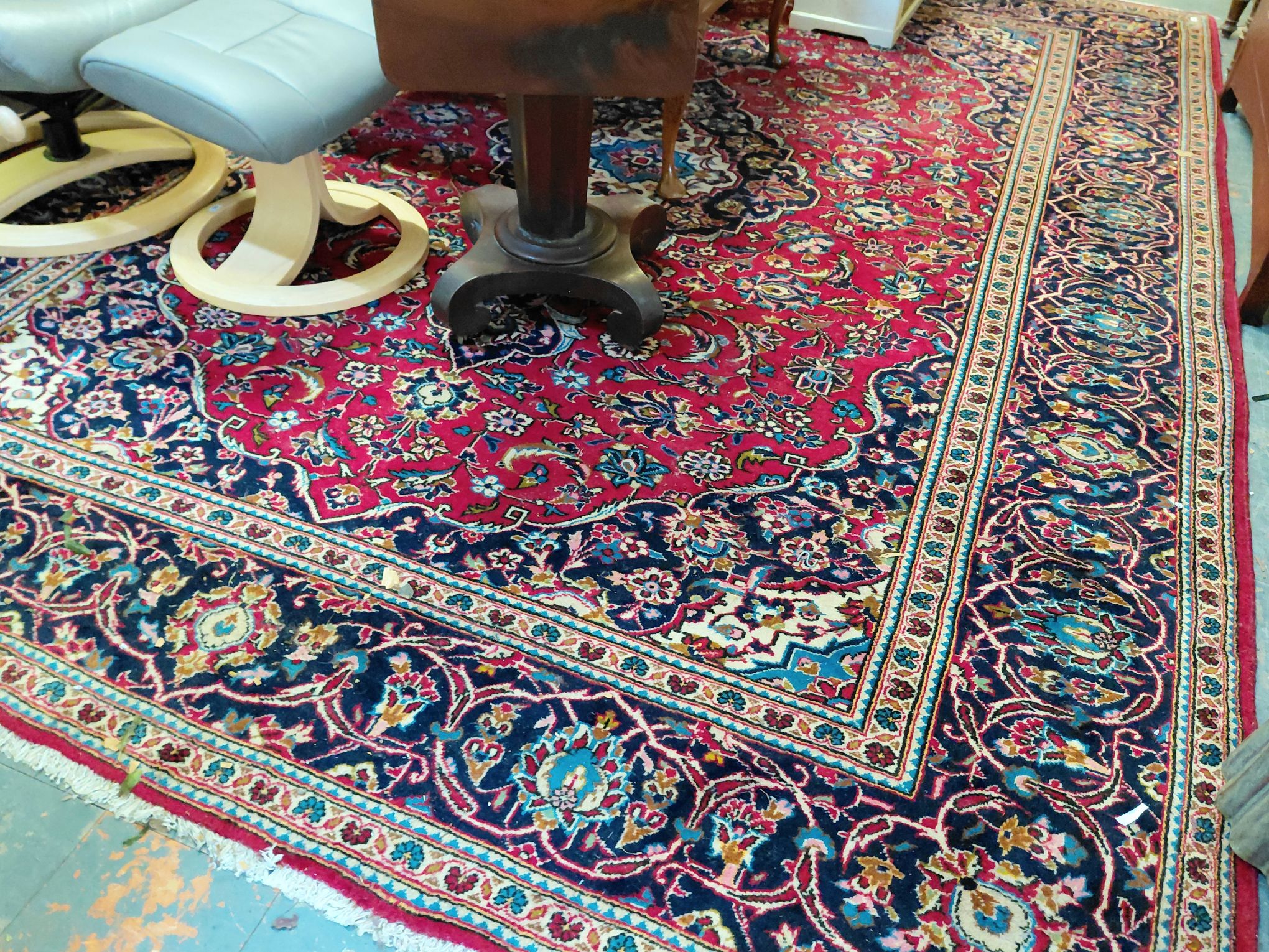 27 · PERSIAN KASHAN RUG