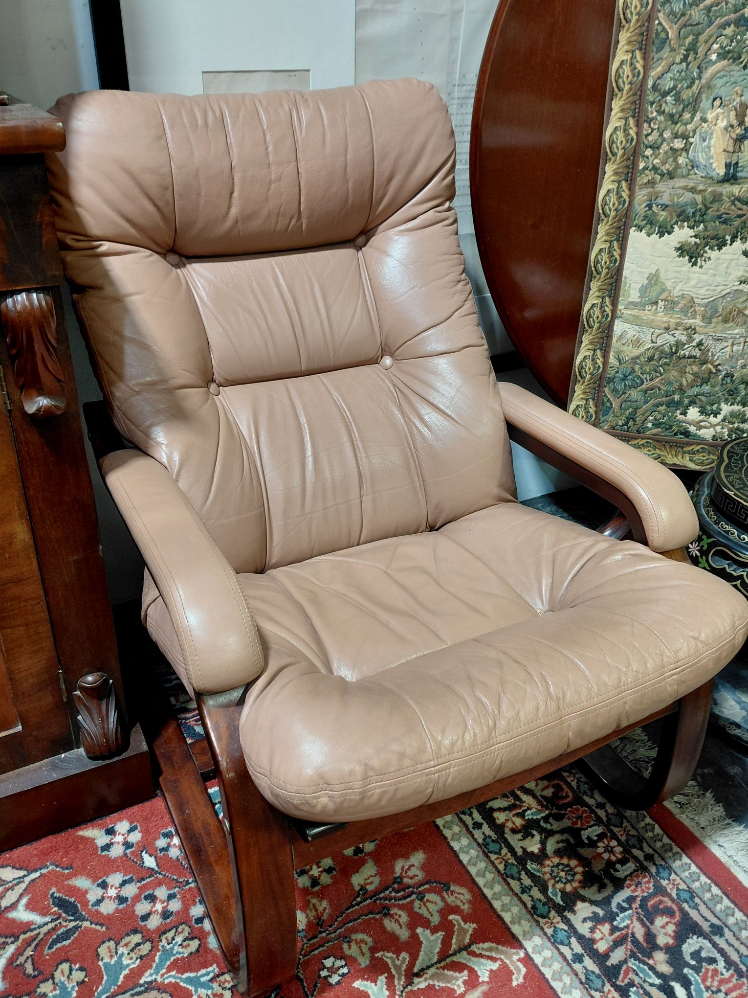 276 · MID-CENTURY CHAIR