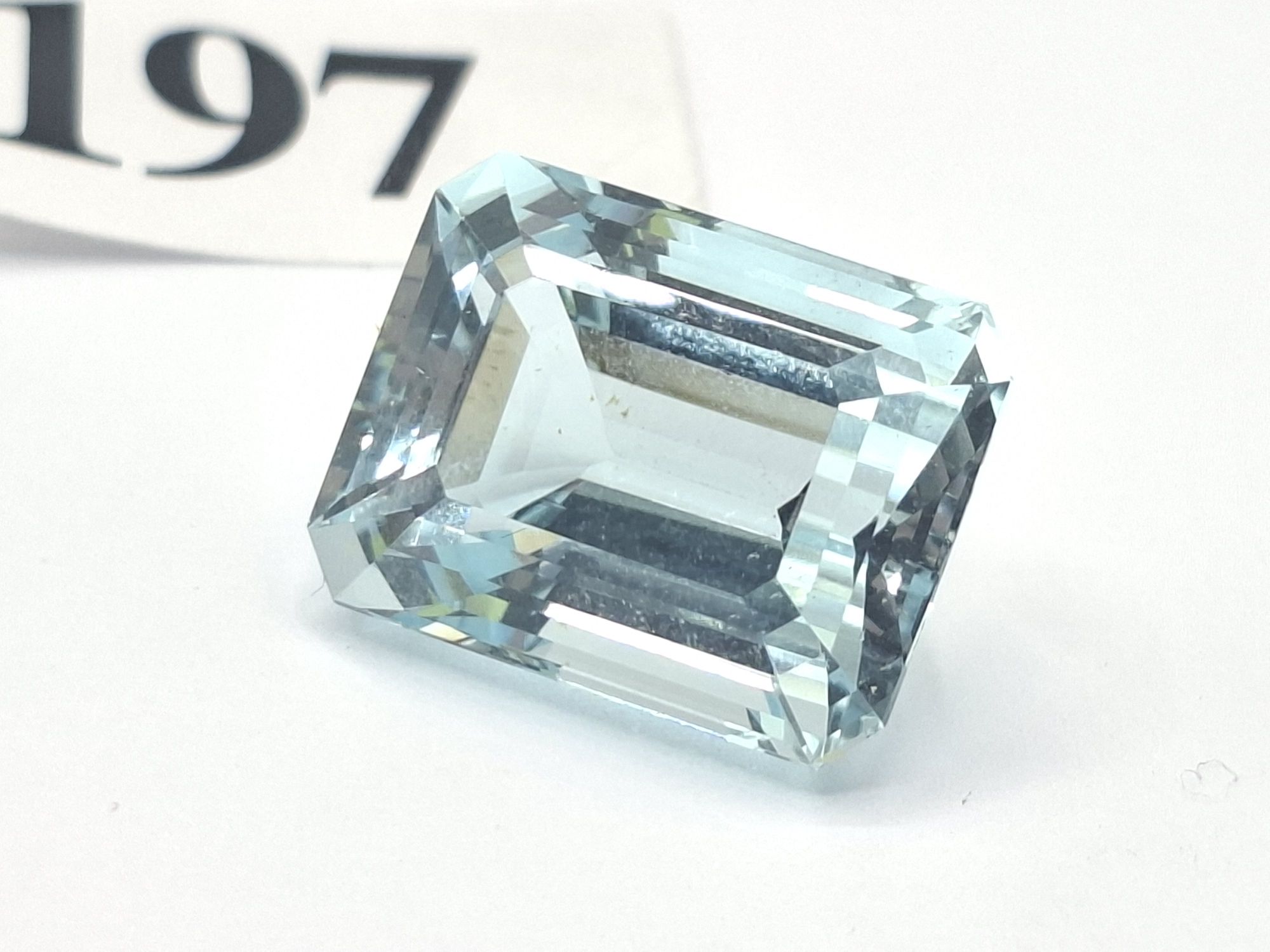 197 · 20.20 CARAT AQUAMARINE LOOSE STONE