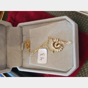 14K Solid Gold Chain Necklace with Swirly Stone pendant