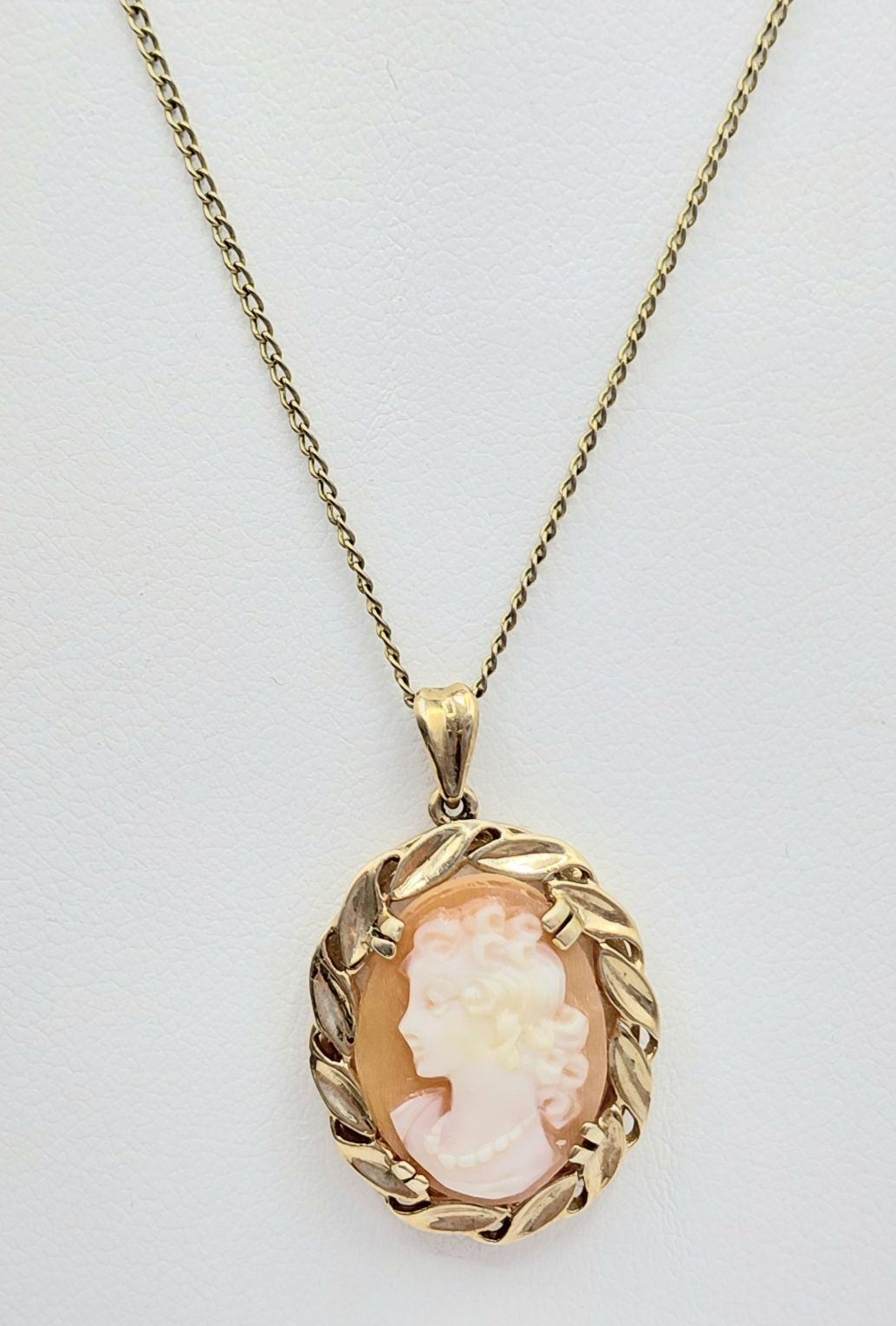 9ct Gold Cameo Pendant