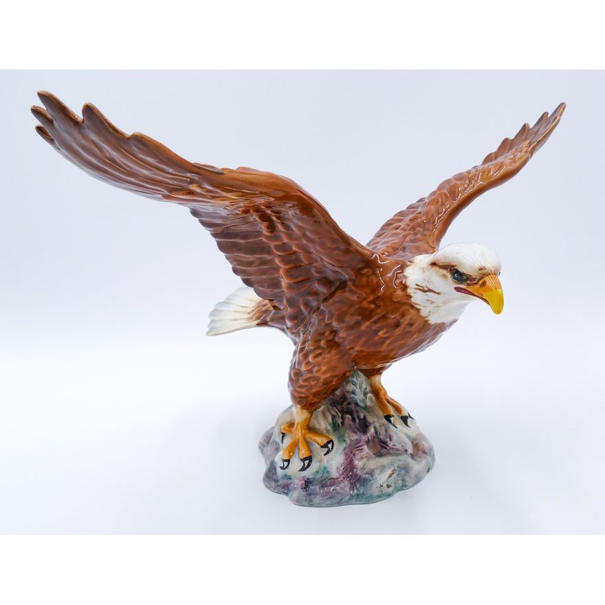 Beswick Bald Eagle 1018 Pottery Figurine 8''