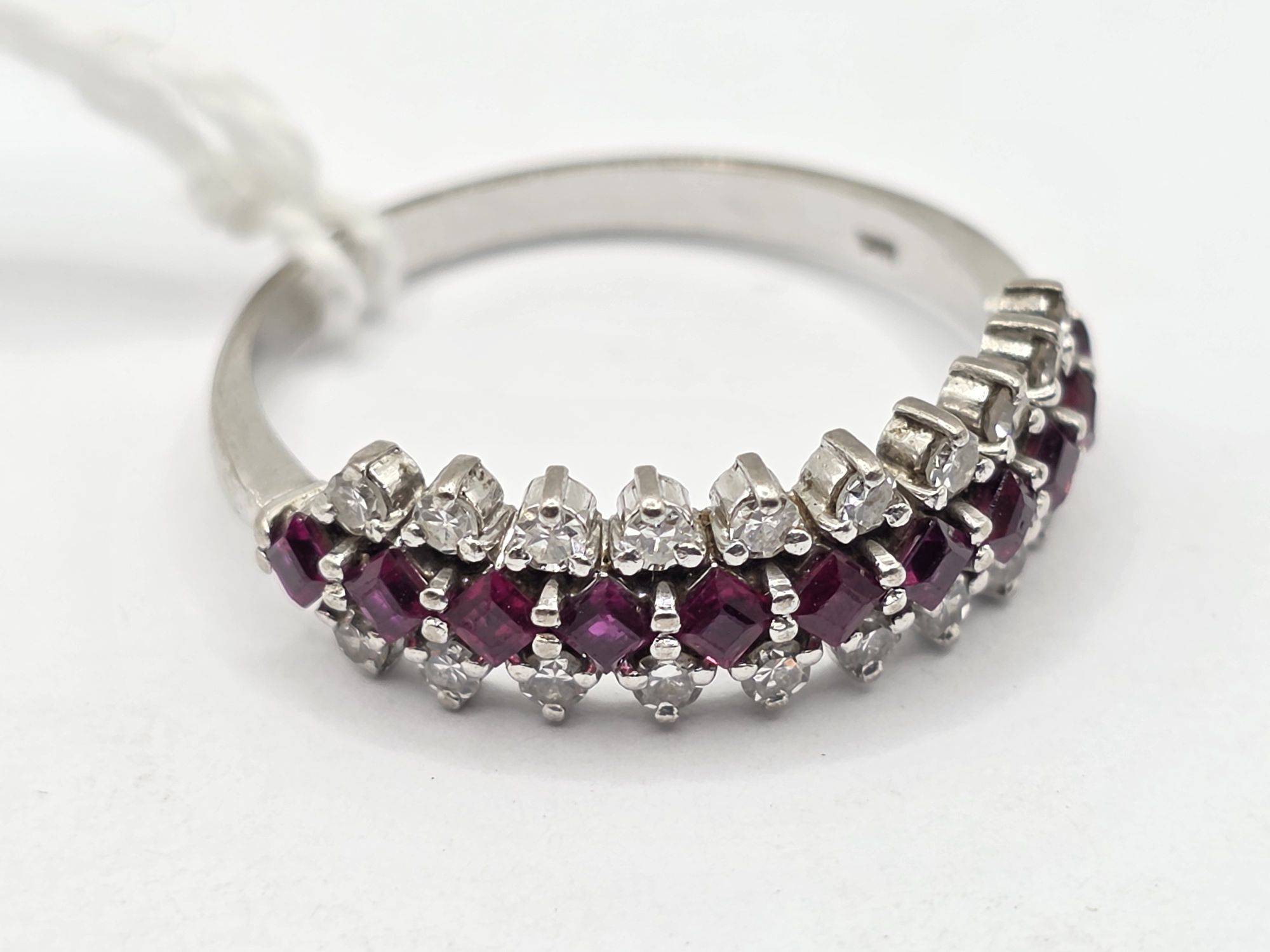 293 · 18CT GOLD RUBY DIAMOND RING