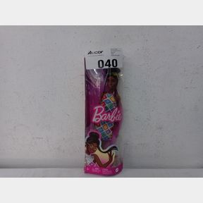BARBIE FASHIONISTAS DOLL 125 - 210 WITH BROWN HAIR IN BUN - 5 YEARS