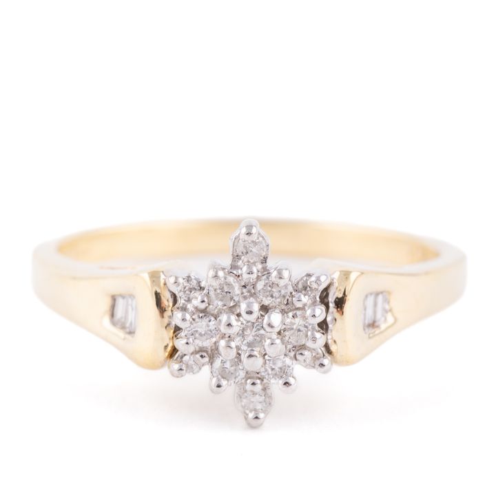 Diamond Cluster 9ct Gold