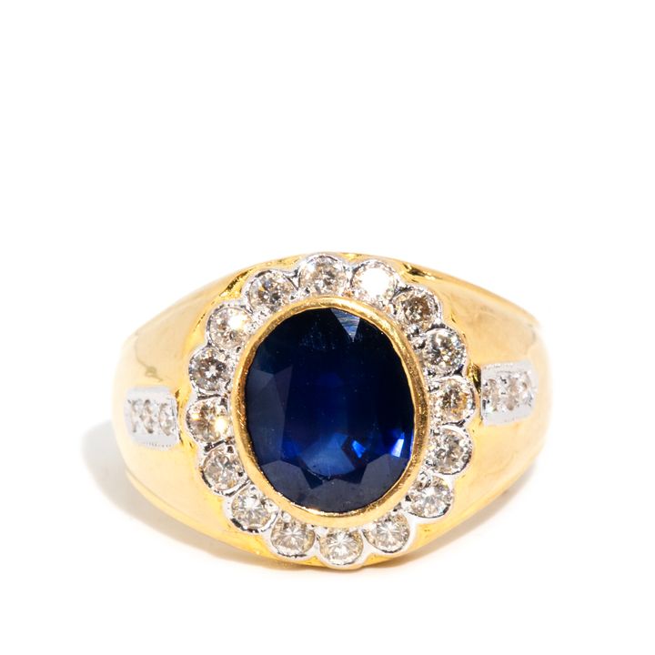 3.95 Carat Blue Sapphire & 0.60 Carat Diamond 18ct Gold Ring