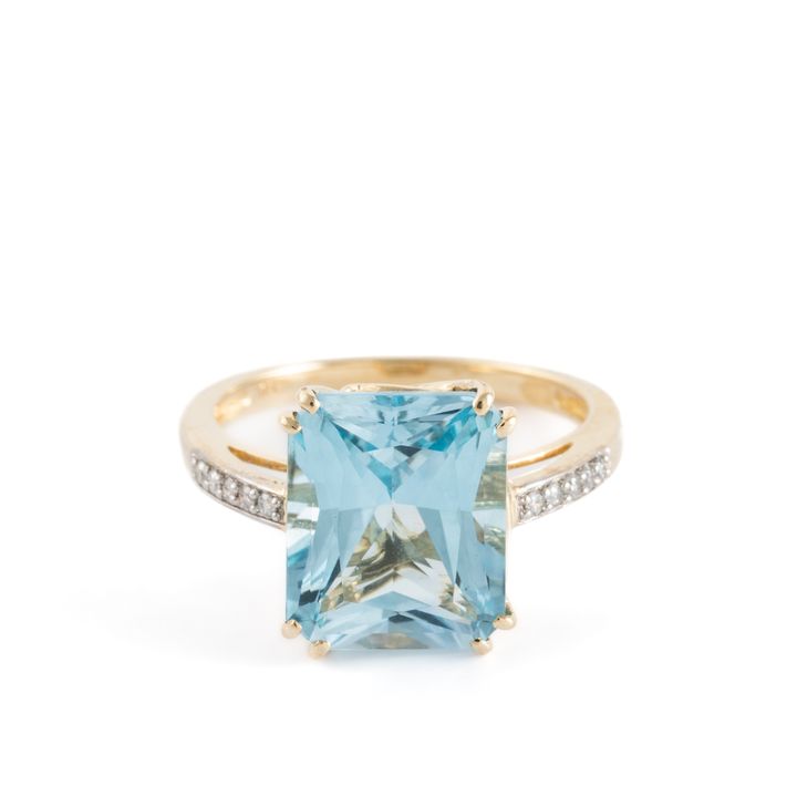 Topaz & Diamond 9ct Gold ring