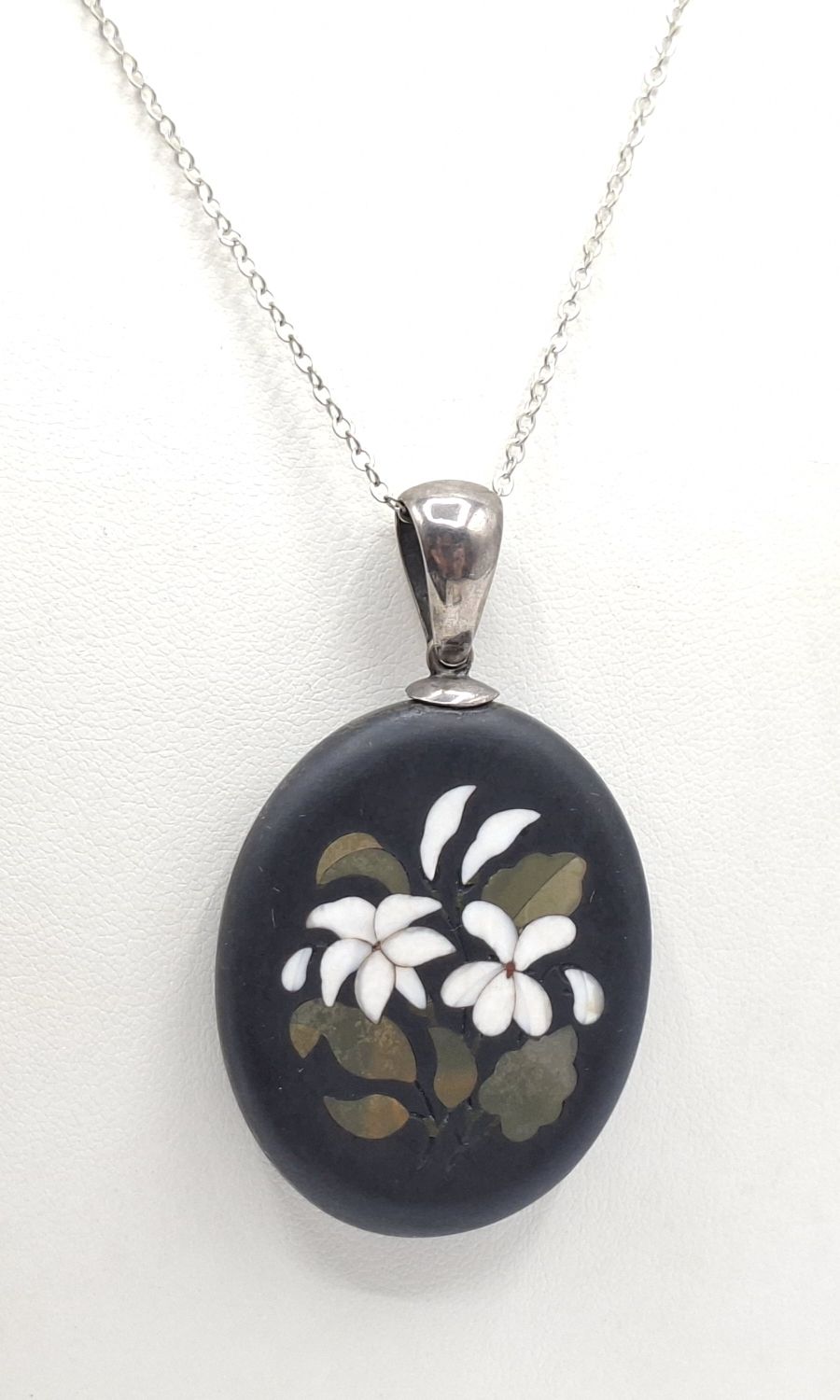 1004 · ANTIQUE PIETRA DURA PENDANT
