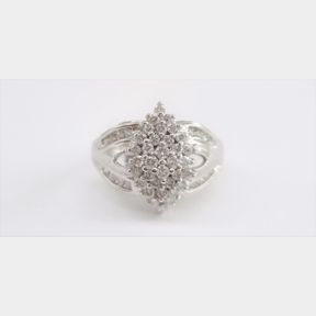STUNNING 18CT WHITE GOLD RING SET WITH 1CT ROUND BRILLIANT DIAMONDS CLARITY VS/SI COLOUR H/I